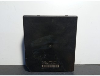 Recambio de caja reles / fusibles para renault megane iii coupé (dz0/1_) 1.9 dci (dz0n, dz0j, dz1j, dz1k) referencia OEM IAM 284