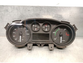 Recambio de cuadro instrumentos para iveco daily vi furgoneta 33s15, 35s15, 35c15 referencia OEM IAM 5801815717 5801815717 A2C84