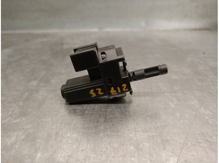 Recambio de interruptor para ford focus iv turnier (hp) 1.0 ecoboost referencia OEM IAM 4M5T7C534AA  