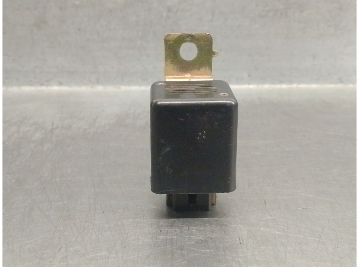 Replacement relay for SsangYong Korando (KJ) 2.9 TD OEM IAM reference 6662005000 