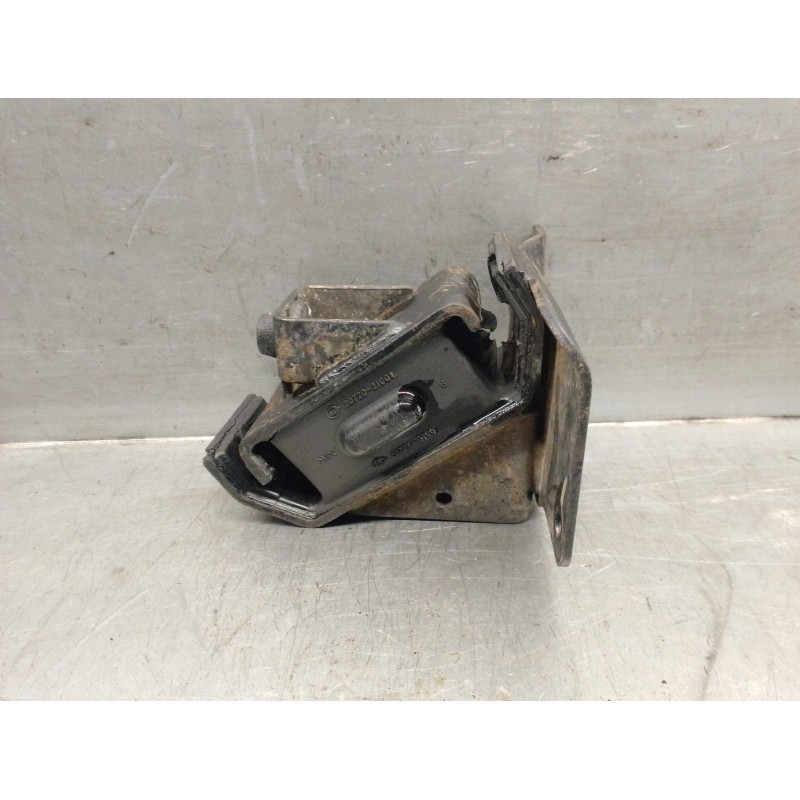 Recambio de soporte motor para ssangyong rodius i 2.7 xdi referencia OEM IAM 2072121001 2072121001 