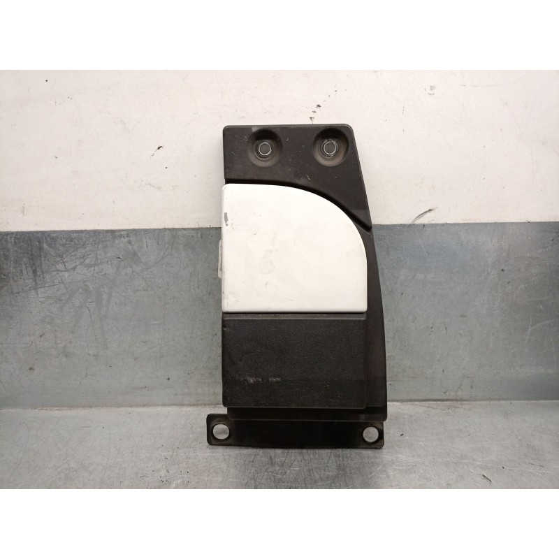 Recambio de moldura para iveco daily vi furgoneta 33s15, 35s15, 35c15 referencia OEM IAM 5801526430  