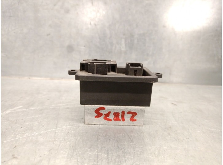 Recambio de resistencia calefaccion para iveco daily vi furgoneta 33s15, 35s15, 35c15 referencia OEM IAM 42569369 42569369 A4300