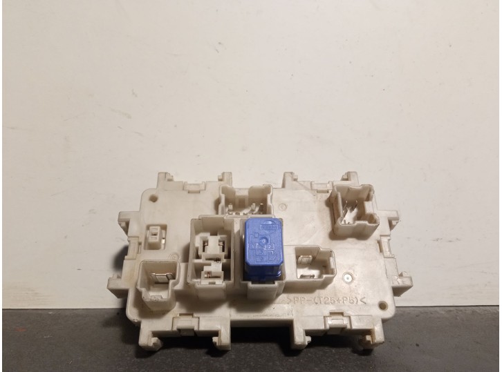 Recambio de caja reles / fusibles para nissan pathfinder (r51) 2.5 dci diesel cat referencia OEM IAM 1052918 