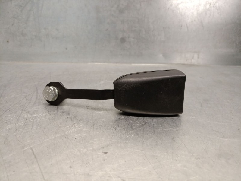 Recambio de enganche cinturon para iveco daily vi furgoneta 33s15, 35s15, 35c15 referencia OEM IAM 33003230 500329326 