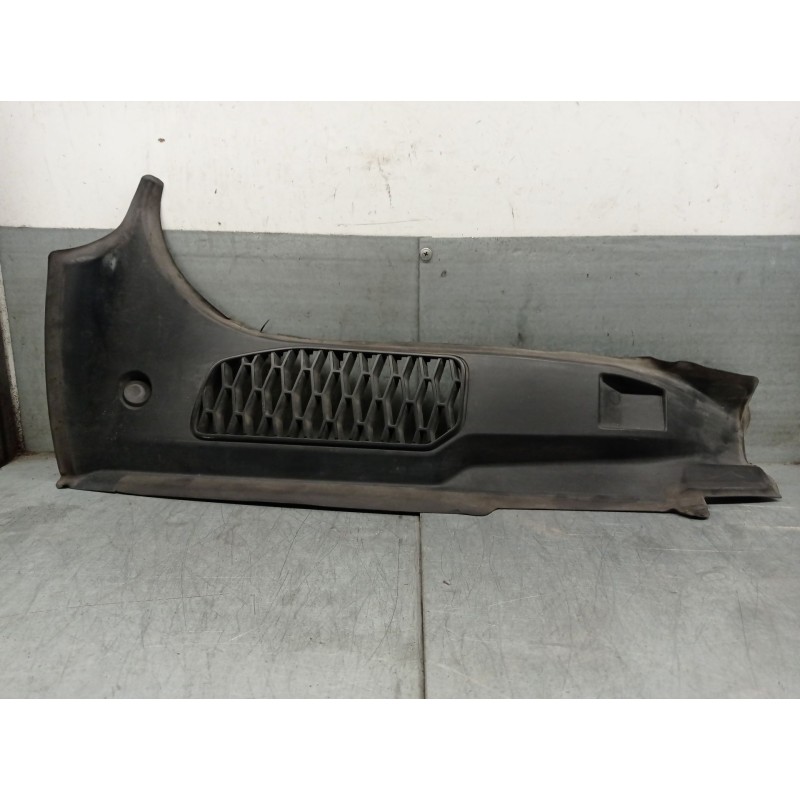 Recambio de moldura para land rover discovery v (l462) 2.0 sd4 4x4 referencia OEM IAM HY3244248A  