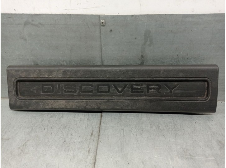 Replacement trim for Land Rover Discovery V (L462) 2.0 SD4 4x4 OEM IAM reference HY3213201AA 