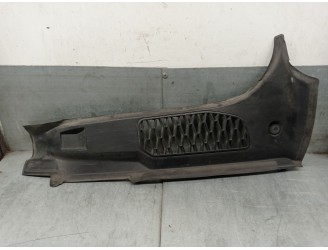 Recambio de moldura para land rover discovery v (l462) 2.0 sd4 4x4 referencia OEM IAM HY3244249A  