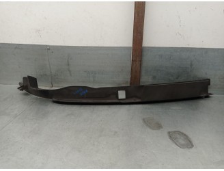 Recambio de molduras delanteras para land rover discovery v (l462) 2.0 sd4 4x4 referencia OEM IAM HY3216N741A  L0270727A