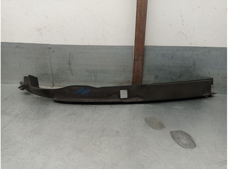 Recambio de molduras delanteras para land rover discovery v (l462) 2.0 sd4 4x4 referencia OEM IAM HY3216N741A  L0270727A