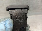 Replacement hazard warning switch for Toyota Yaris (_P21_, _PA1_, _PH1_) 1.5 Hybrid (MXPH10) OEM IAM reference 15D509 843320D220