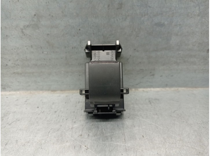 Recambio de mando elevalunas delantero derecho para toyota yaris (_p21_, _pa1_, _ph1_) 1.5 hybrid (mxph10) referencia OEM IAM 19