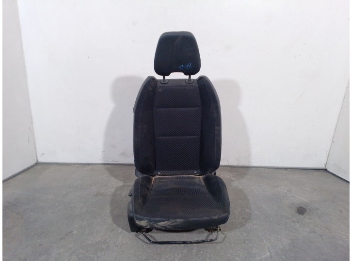 Replacement right front seat for Renault Austral TCe 130 OEM IAM reference 