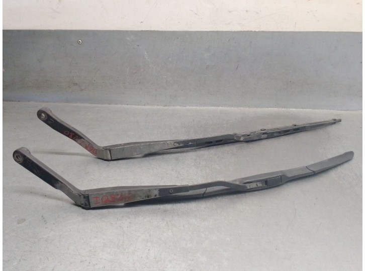 Recambio de brazo limpia delantero derecho para ssangyong korando (kj) 2.9 td referencia OEM IAM 7831006001 7831006001 