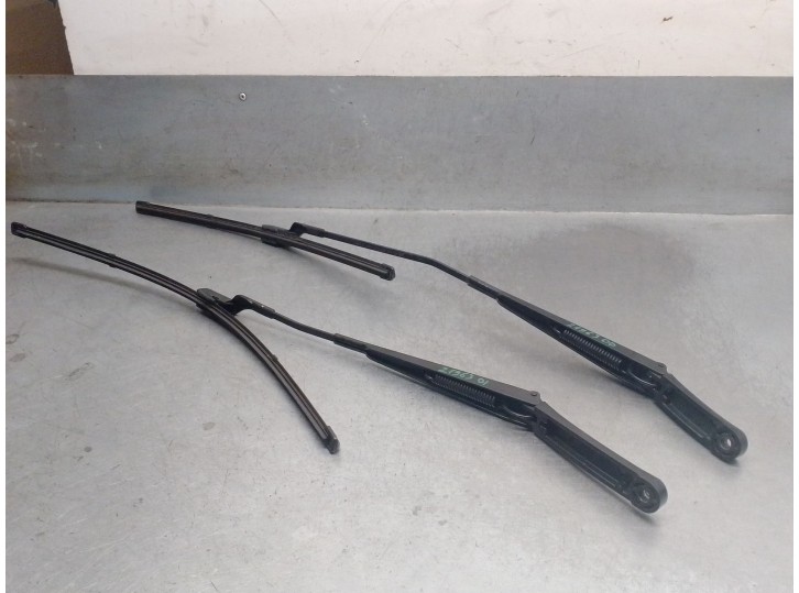 Recambio de brazo limpia delantero derecho para volkswagen cc referencia OEM IAM 3C8955409B 3C8955409B 