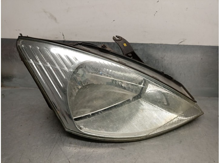 Replacement right headlight for Ford Focus I (DAW, DBW) 1.8 DI / TDDi OEM IAM reference 1152092 1152092 