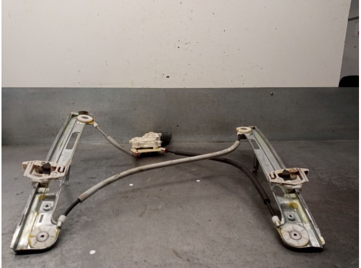 Recambio de elevalunas delantero derecho para dodge caliber 2.0 crd referencia OEM IAM 05074798AA 5179960AA -- 5179942AA 