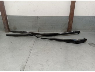 Recambio de brazo limpia delantero derecho para toyota yaris (_p21_, _pa1_, _ph1_) 1.5 hybrid (mxph10) referencia OEM IAM 85211K