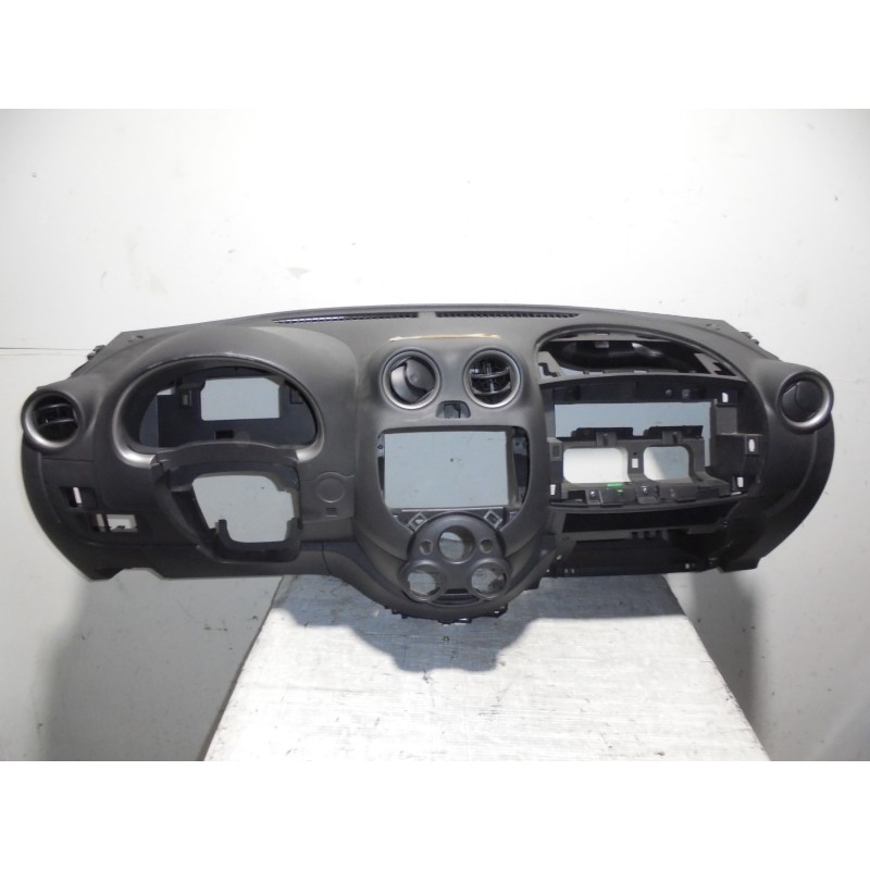 Recambio de salpicadero para nissan micra (k13) 1.2 cat referencia OEM IAM 682001HB0A NEGRO 