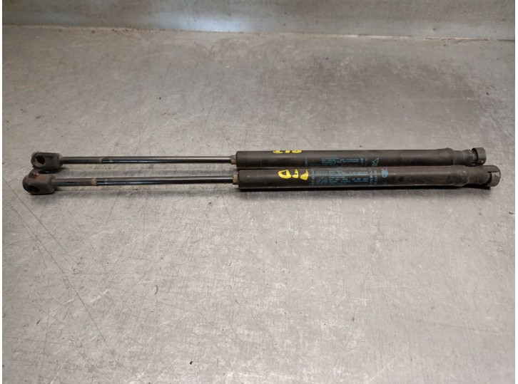 Replacement trunk / tailgate shock absorbers for Fiat Stilo (192_) 1.9 JTD (192_XE1A) OEM IAM reference 46784994 