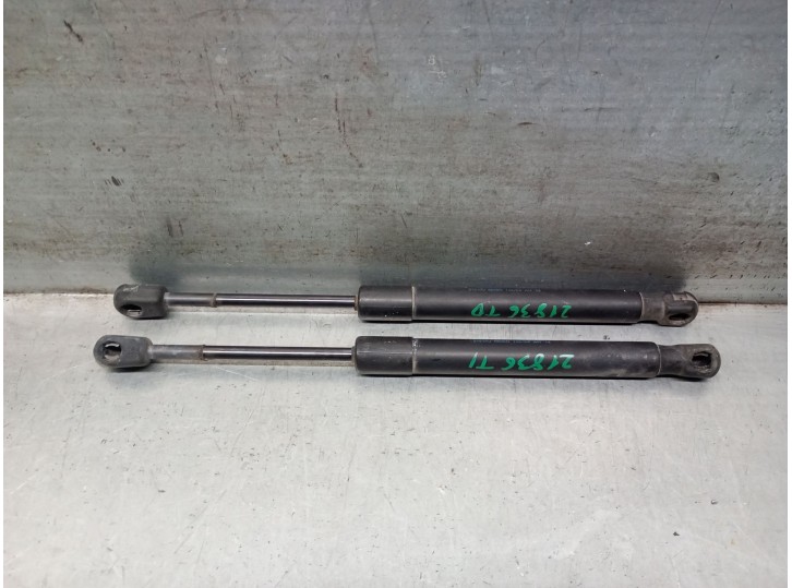 Replacement boot / tailgate struts for Audi A4 B6 Convertible (8H7) 1.8 T OEM IAM reference 8H0827552B 8H0827552B 