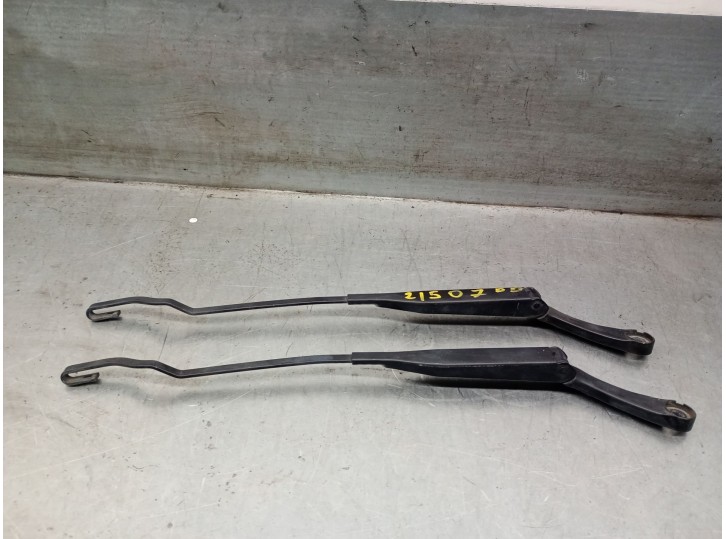 Recambio de brazo limpia delantero derecho para volvo 460 (464) 2.0 referencia OEM IAM 3436456 3471411