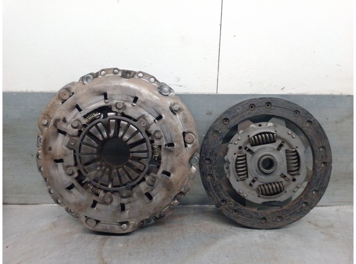 Recambio de kit embrague para ford fiesta v (jh_, jd_) 1.4 16v referencia OEM IAM RM2S617563EA 1417554 LUK