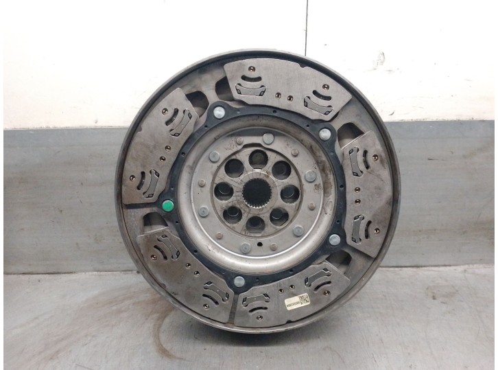 Replacement flywheel for BMW 1 (F40) 118i OEM IAM reference 865563806 21208655638 