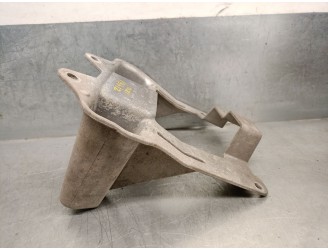 Recambio de soporte motor para land rover discovery v (l462) 2.0 sd4 4x4 referencia OEM IAM HP`LA110A81AD LR080007 