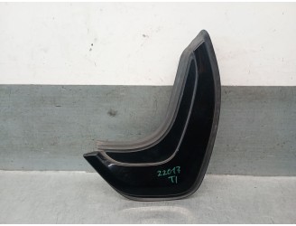 Recambio de molduras traseras para bmw 1 (f40) 118 i referencia OEM IAM 747400112 51137474001 