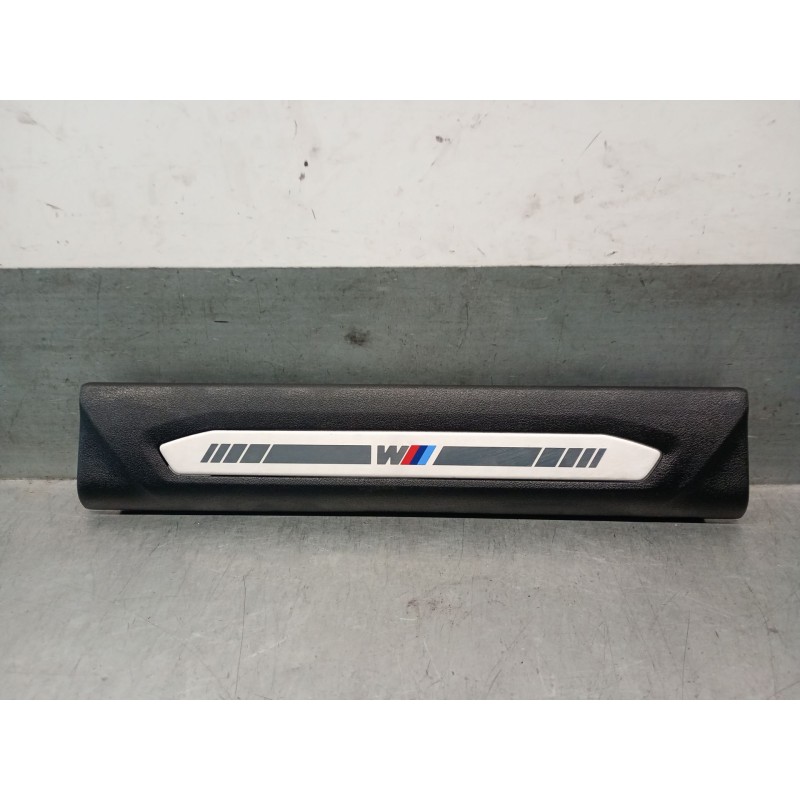 Recambio de molduras delanteras para bmw 1 (f40) 118 i referencia OEM IAM 7469183 51478075105 