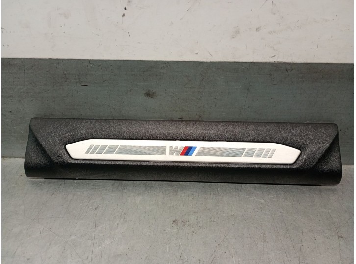 Recambio de molduras delanteras para bmw 1 (f40) 118 i referencia OEM IAM   