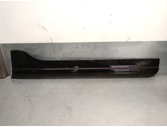 Recambio de moldura para land rover discovery v (l462) 2.0 sd4 4x4 referencia OEM IAM HY3251776AD LR112410 