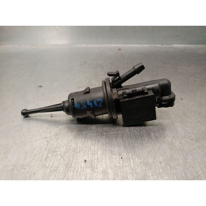 Recambio de bomba embrague para volkswagen sharan (7n1, 7n2) 2.0 tdi referencia OEM IAM 3C0721388J  KG15065