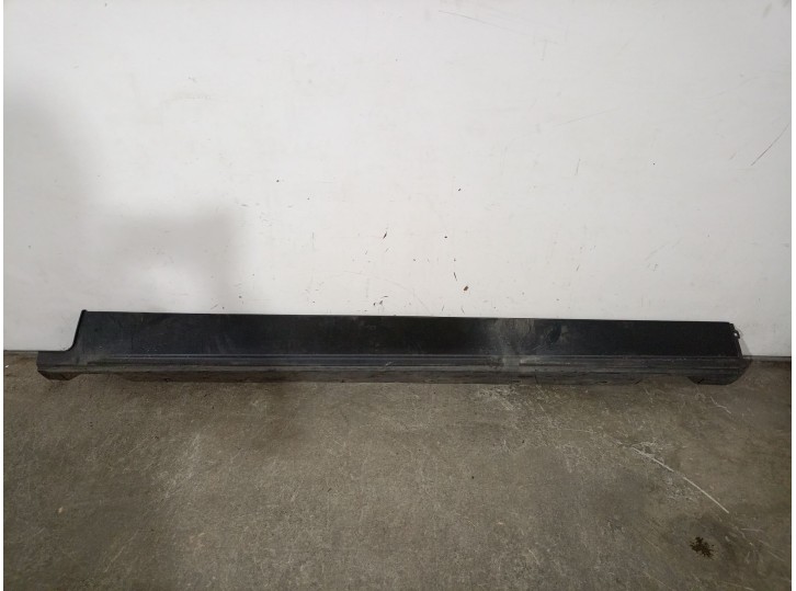 Recambio de faldon lateral para land rover discovery v (l462) 2.0 sd4 4x4 referencia OEM IAM CPLA101D57AD LR048269 