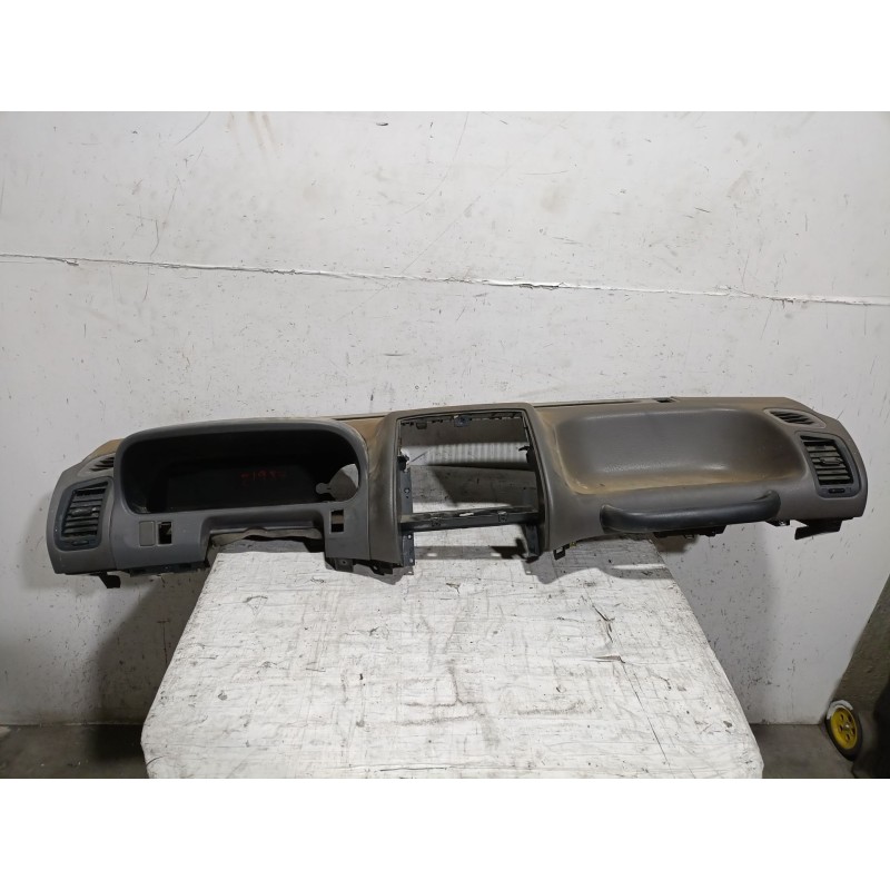 Recambio de salpicadero para nissan terrano ii (r20) 2.7 td 4wd referencia OEM IAM 682000F000 682000F000 