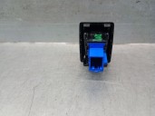 Replacement of hazard warning switch for Seat Arona (KJ7, KJP) 1.0 TSI OEM IAM reference 6F0953235 6F0953235 