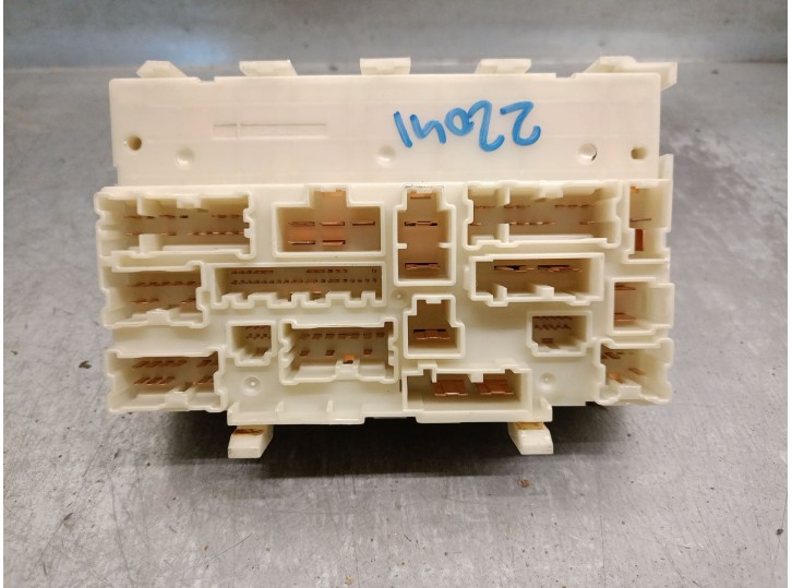 Recambio de caja reles / fusibles para renault austral tce 130 referencia OEM IAM 243809134R 