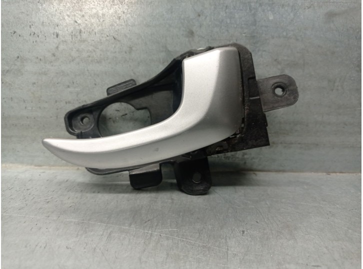 Recambio de maneta interior delantera derecha para hyundai i30 (gd) 1.4 crdi referencia OEM IAM 82623GD000 82621A5000RY 