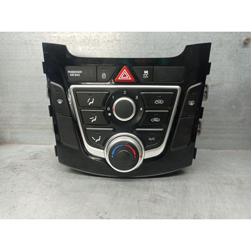 Recambio de mando climatizador para hyundai i30 (gd) 1.4 crdi referencia OEM IAM 97250A6041GU 97250A6040 97250A6XXX