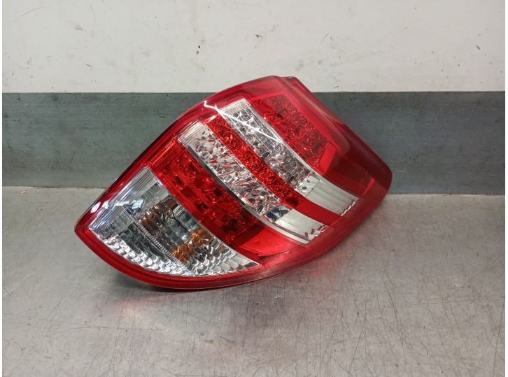 Replacement right rear light for Toyota RAV 4 III (_A3_) 2.2 D (ALA35_) OEM IAM reference 8155142120 8155142120 