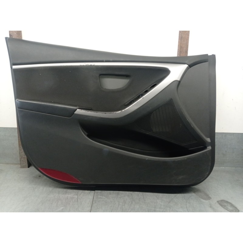 Recambio de guarnecido puerta delantera izquierda para hyundai i30 (gd) 1.4 crdi referencia OEM IAM 82330A6100  