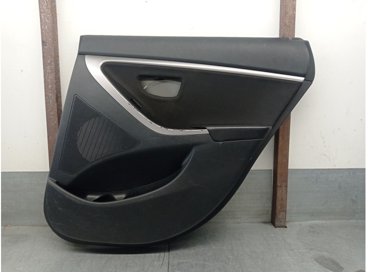 Recambio de guarnecido puerta trasera derecha para hyundai i30 (gd) 1.4 crdi referencia OEM IAM 83340A6120 