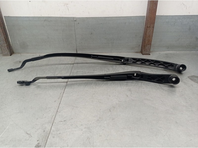Recambio de brazo limpia trasero para hyundai i30 (gd) 1.4 crdi referencia OEM IAM 98310A6000 98310A6000 98320A5000