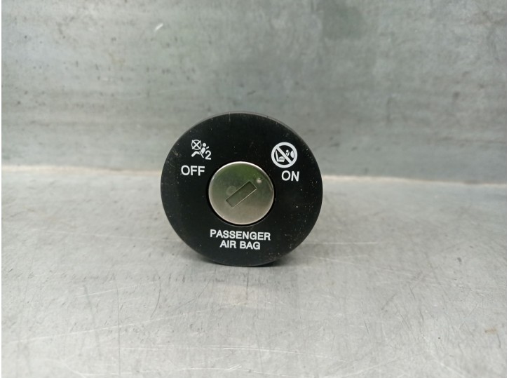 Recambio de interruptor para kia xceed (cd) 1.5 t-gdi referencia OEM IAM 95940B4100 