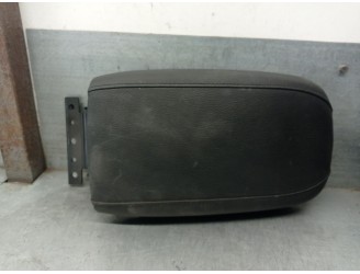 Recambio de apoyabrazos central para kia xceed (cd) 1.5 t-gdi referencia OEM IAM 84660J7100WK 84660J7100WK 