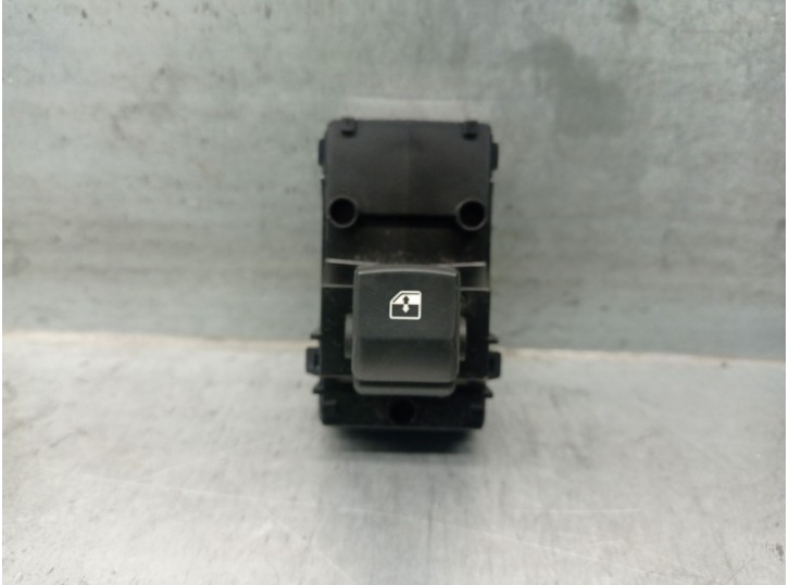 Replacement rear left window regulator switch for Kia XCeed (CD) 1.5 T-GDI OEM IAM reference 93580J7050 