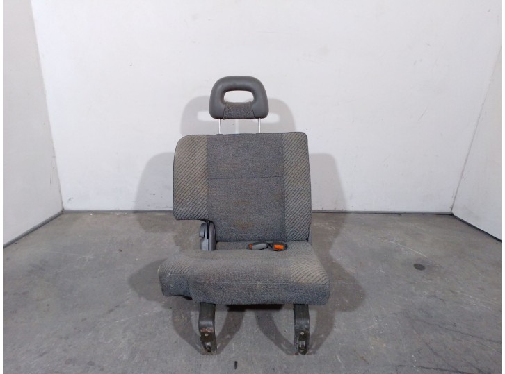 Recambio de asientos trasero derecho para nissan terrano ii (r20) 2.7 td 4wd referencia OEM IAM   