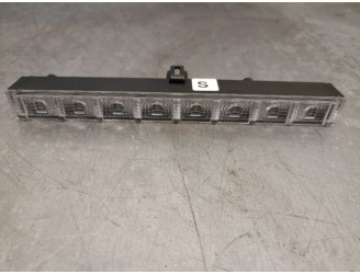 Recambio de luz central de freno para toyota corolla sedán (_e21_) 1.8 vvti hybrid (zwe211, mzea12) referencia OEM IAM 810060223