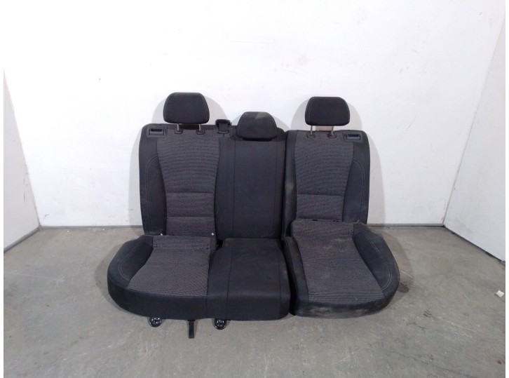 Recambio de asientos traseros para hyundai i30 (gd) 1.4 crdi referencia OEM IAM 